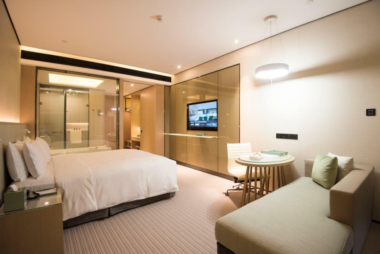 Virtuous World Hotel Фошань Екстер'єр фото