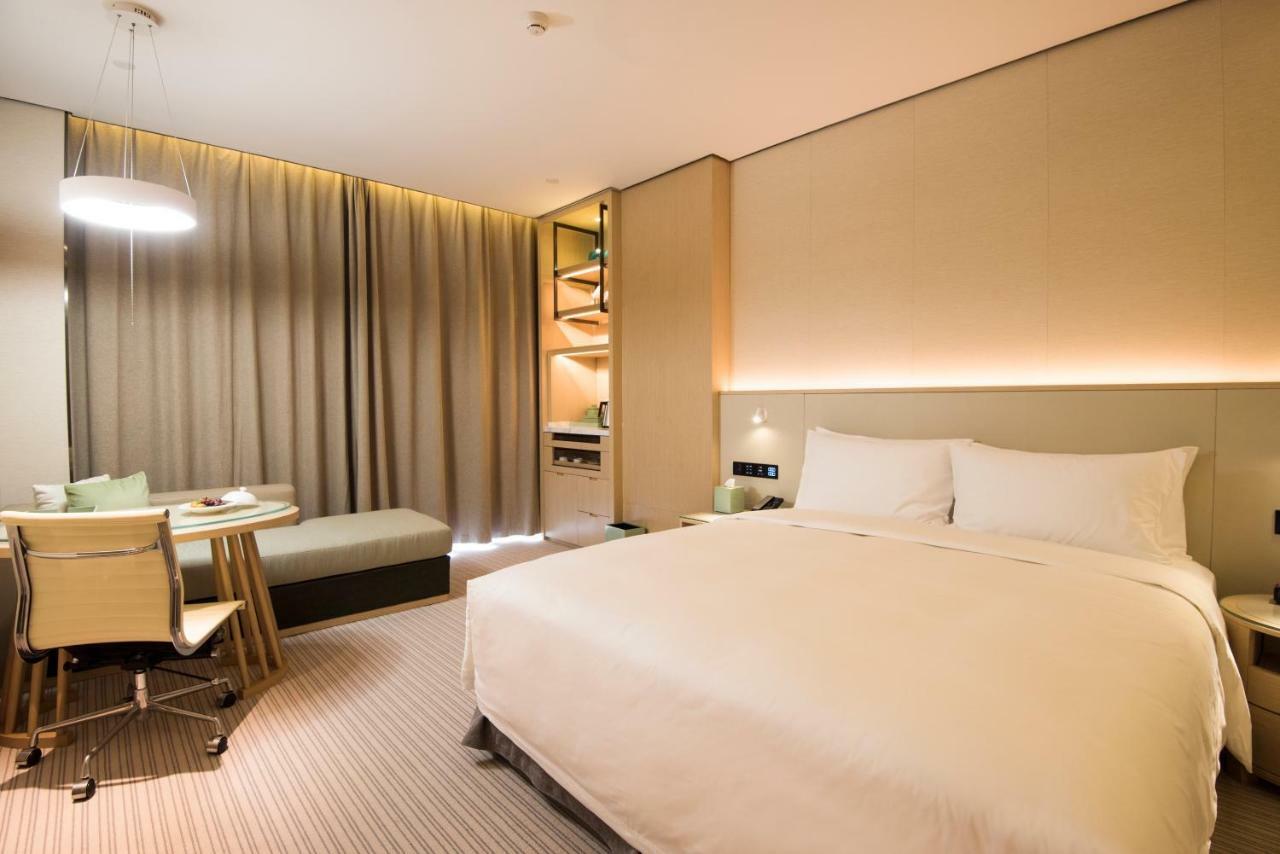 Virtuous World Hotel Фошань Екстер'єр фото