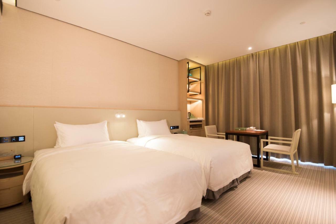 Virtuous World Hotel Фошань Екстер'єр фото