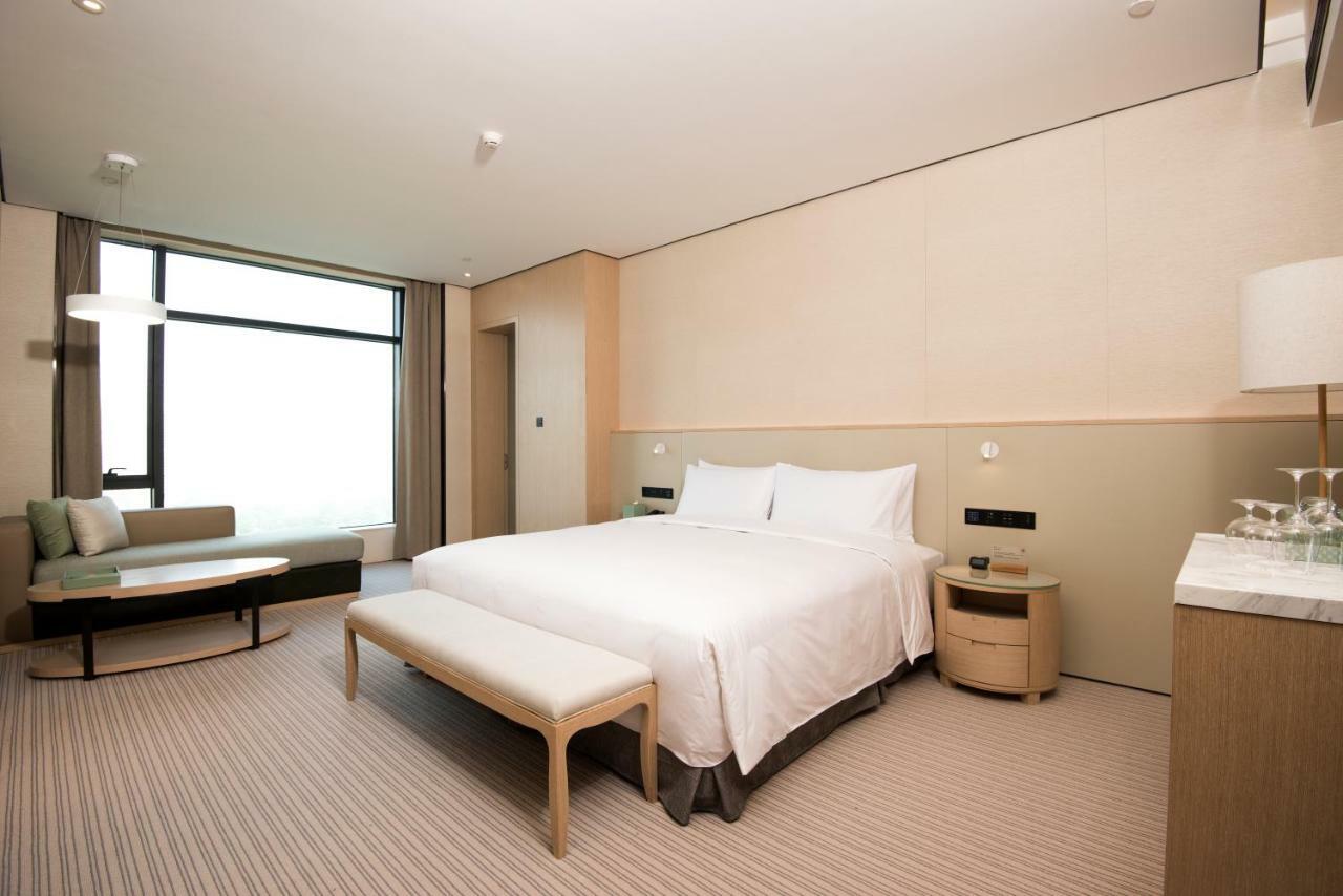 Virtuous World Hotel Фошань Екстер'єр фото