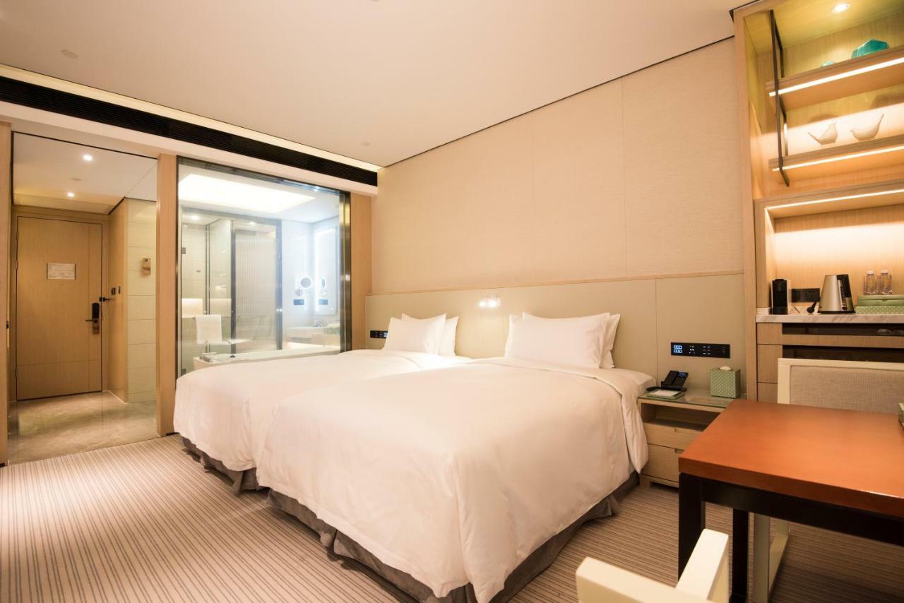 Virtuous World Hotel Фошань Екстер'єр фото